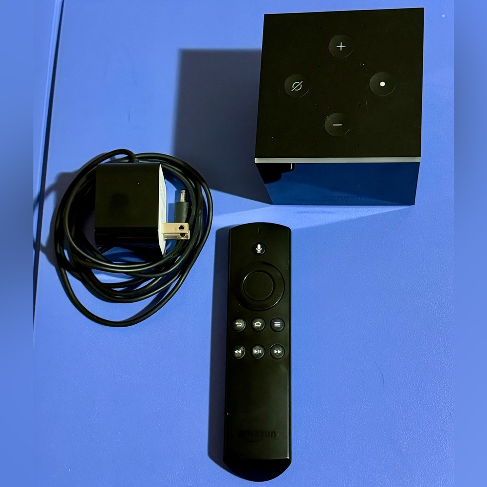 ❌SOLD❌Amazon Fire TV 4K Cube and remote